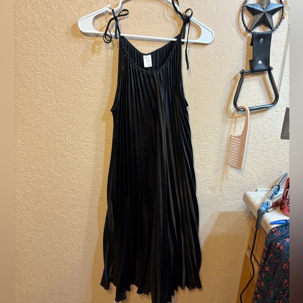 Elegant Black Pleated Dress